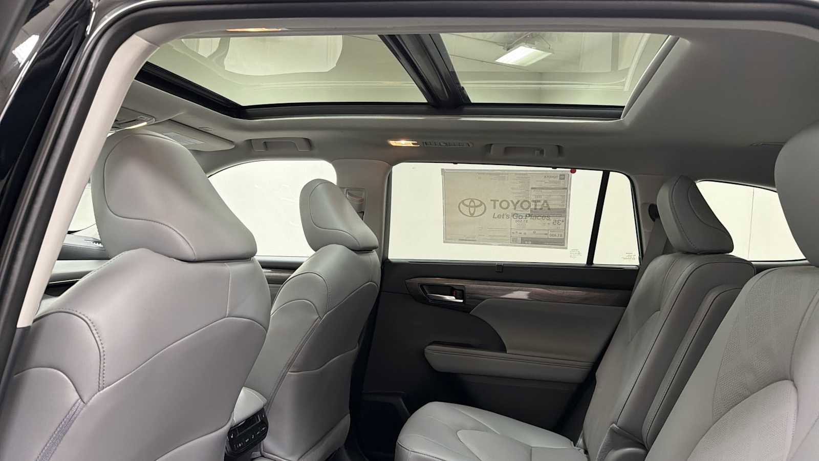 Thumbnail: 2026 Toyota Highlander - 24