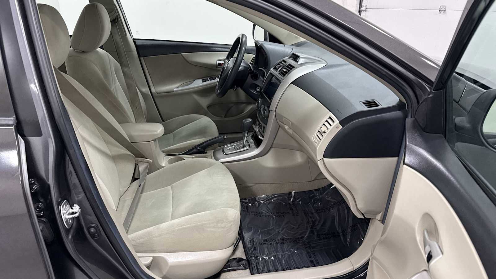 Thumbnail: 2012 Toyota Corolla - 27