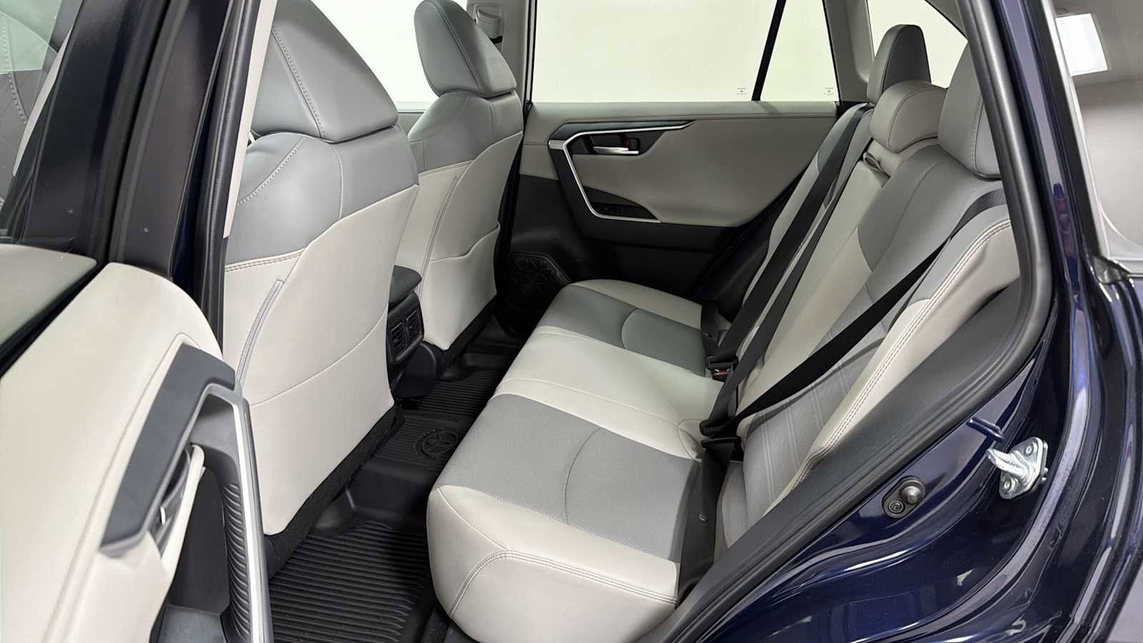 Thumbnail: 2025 Toyota RAV4 - 25