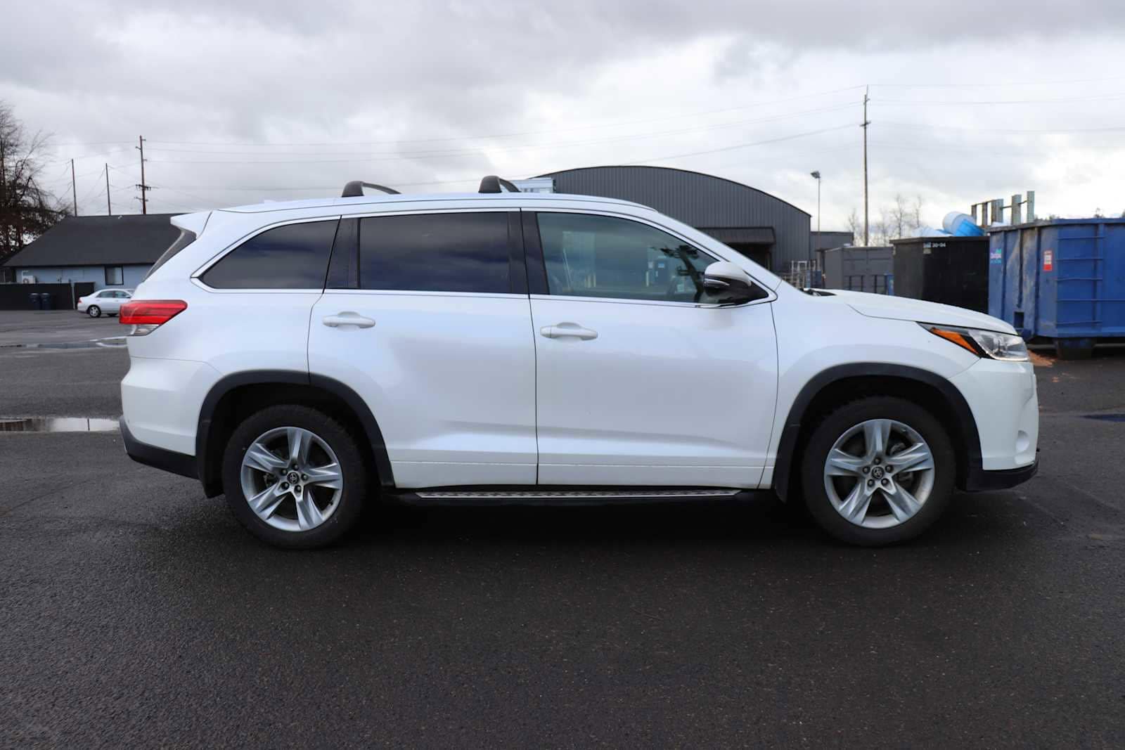 Thumbnail: 2019 Toyota Highlander - 4