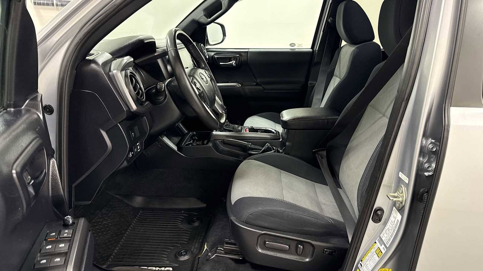 Thumbnail: 2020 Toyota Tacoma - 13