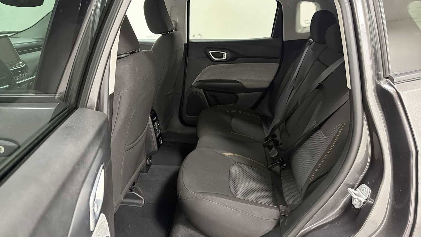 Thumbnail: 2022 Jeep Compass - 23