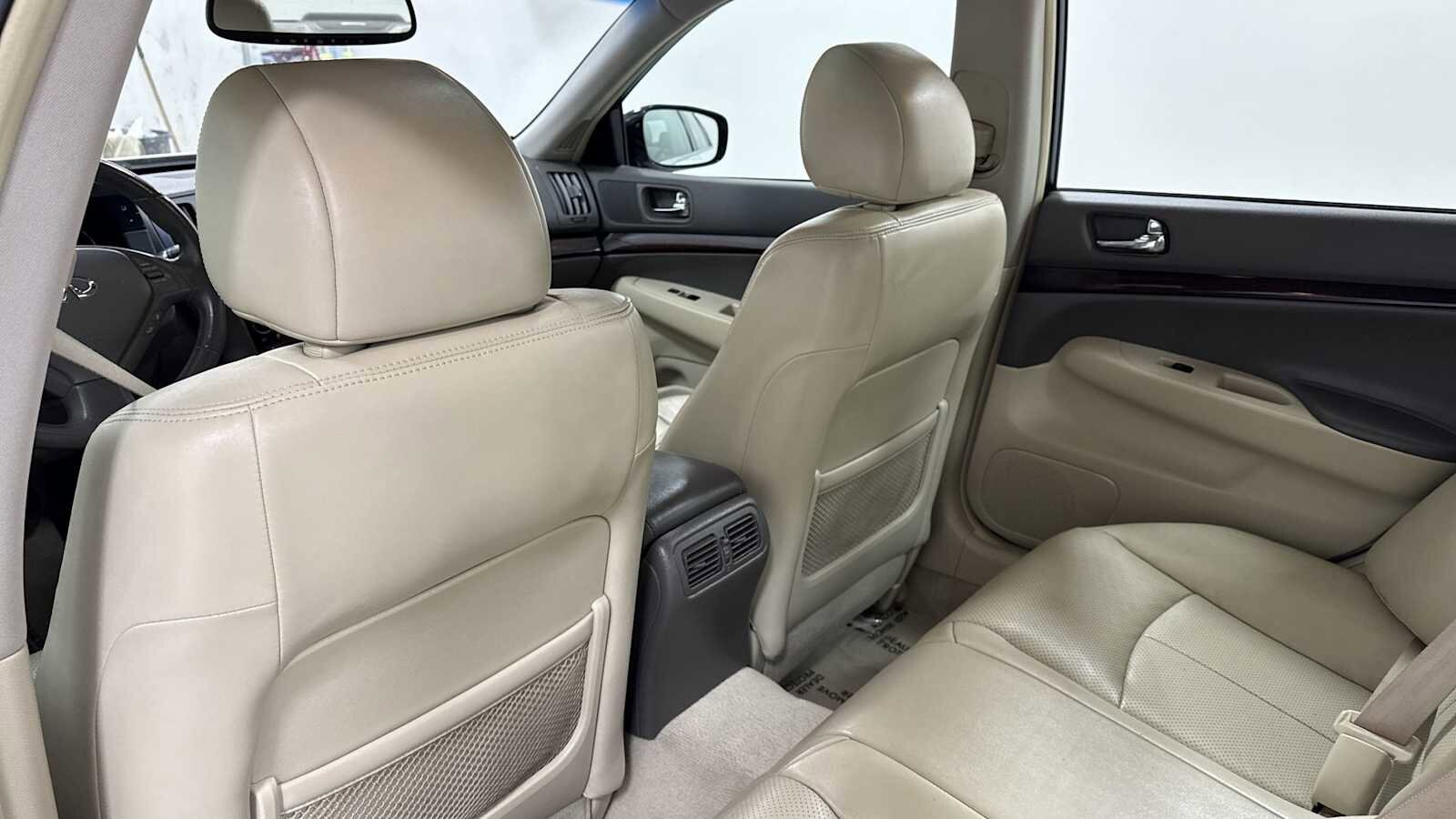 Thumbnail: 2010 INFINITI G37 - 26