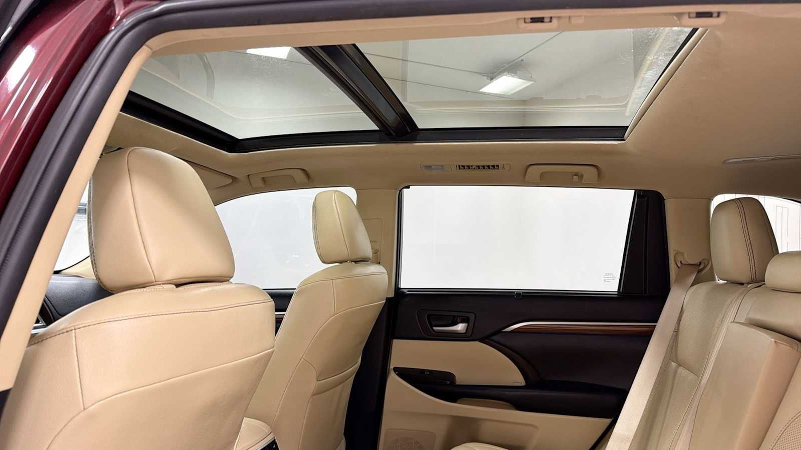 Thumbnail: 2019 Toyota Highlander - 24