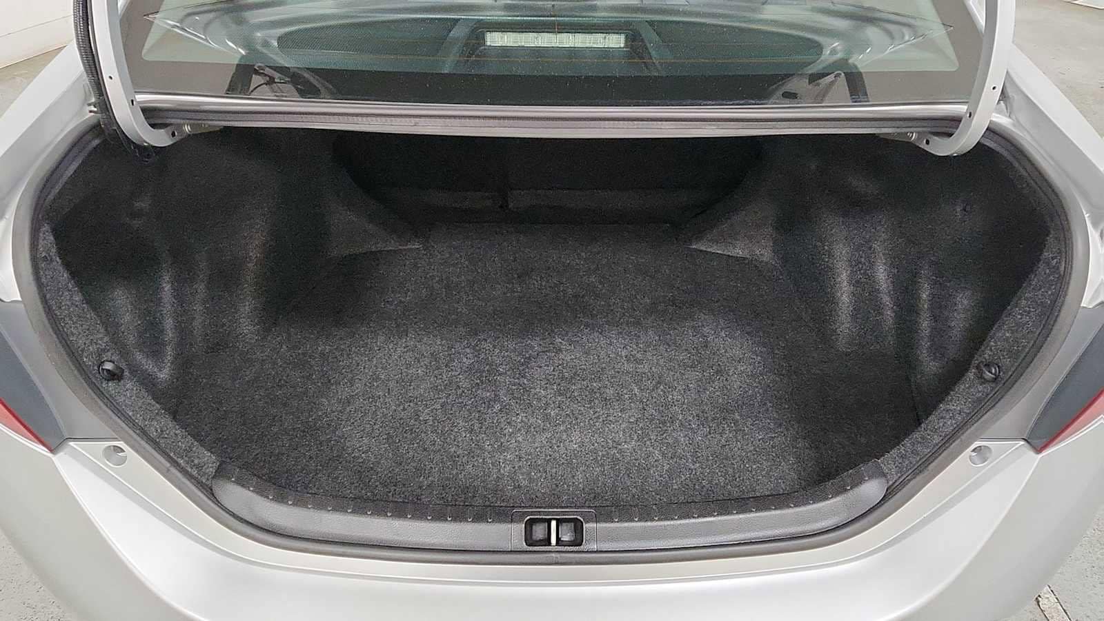 Thumbnail: 2018 Toyota Corolla - 26