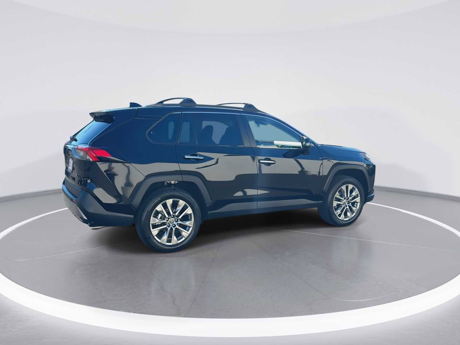 Thumbnail: 2025 Toyota RAV4 - 8