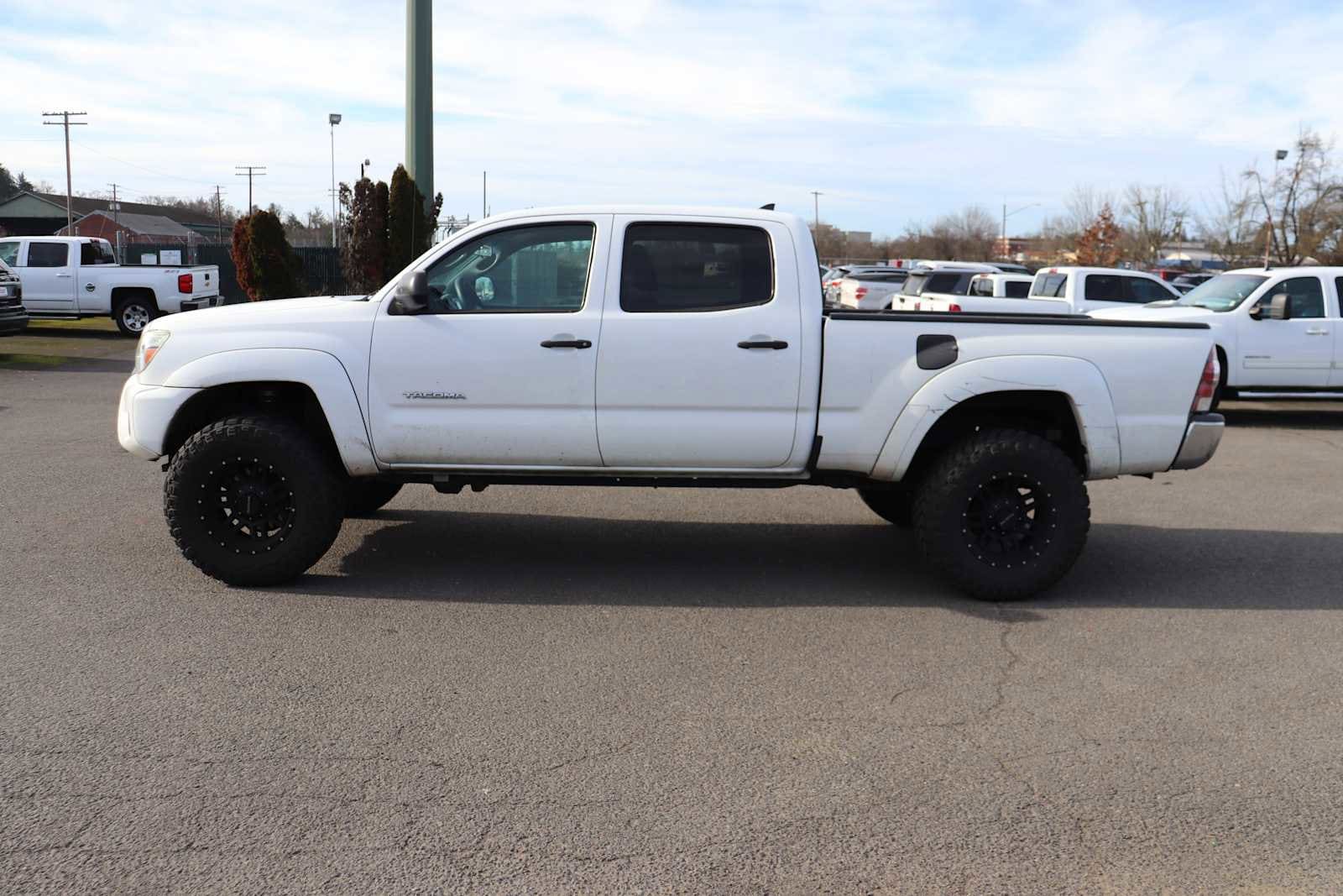 Thumbnail: 2015 Toyota Tacoma - 8