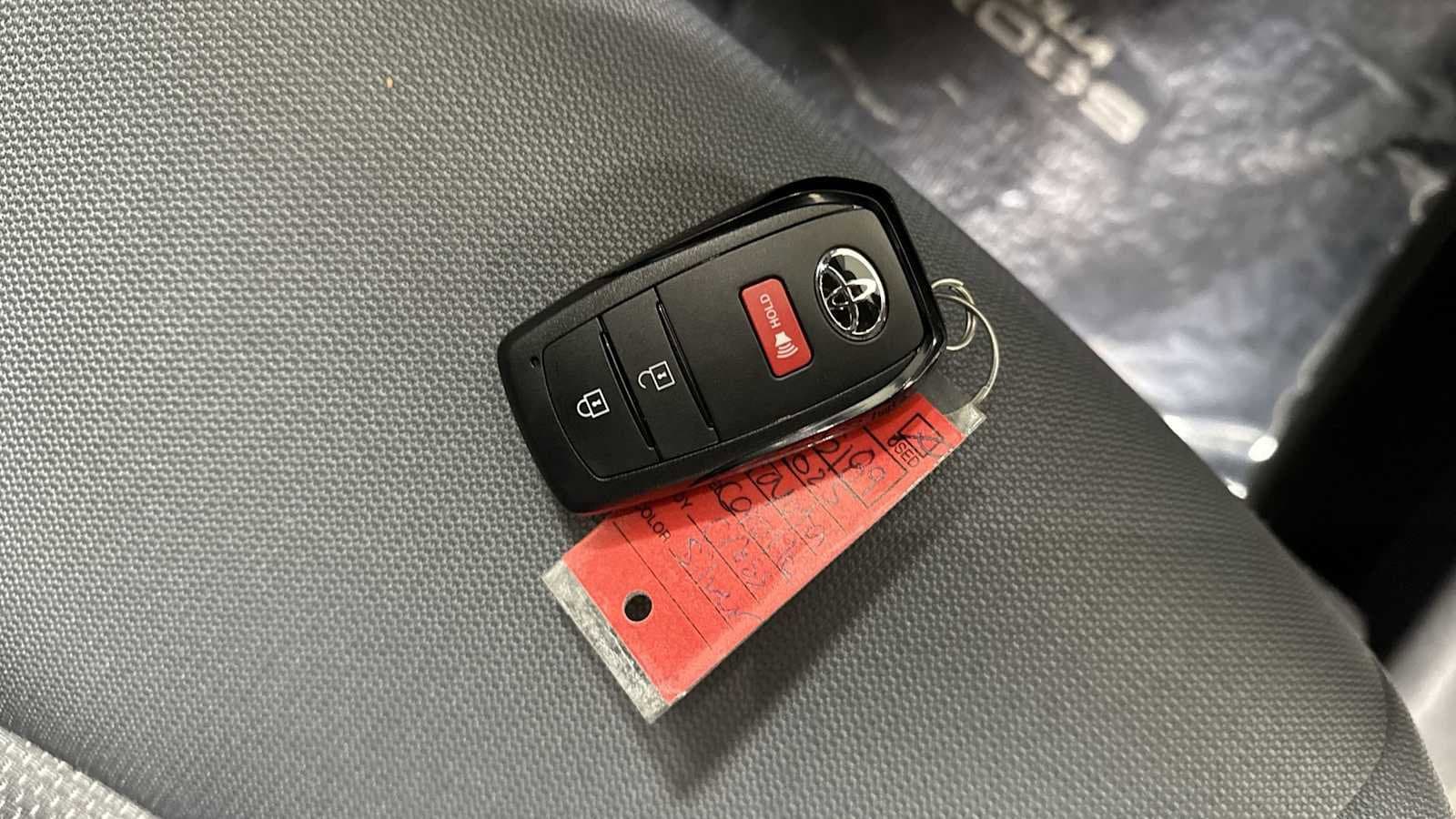 Thumbnail: 2025 Toyota Corolla Cross - 31