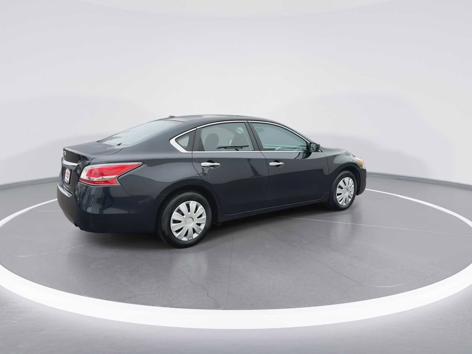 Thumbnail: 2015 Nissan Altima - 8