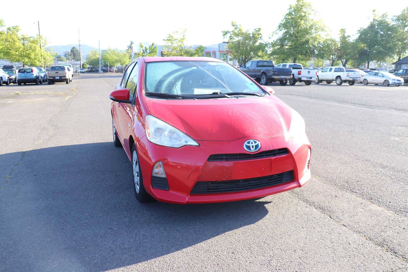 2012 Toyota Prius C Two photo 3