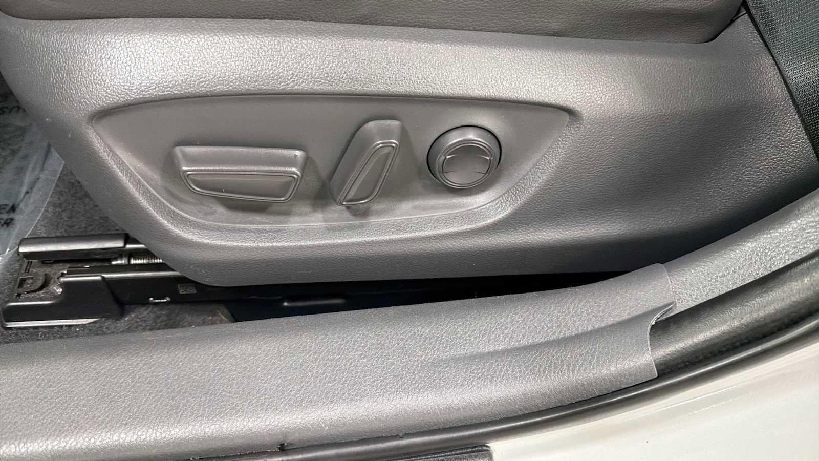 Thumbnail: 2018 Toyota Camry - 14