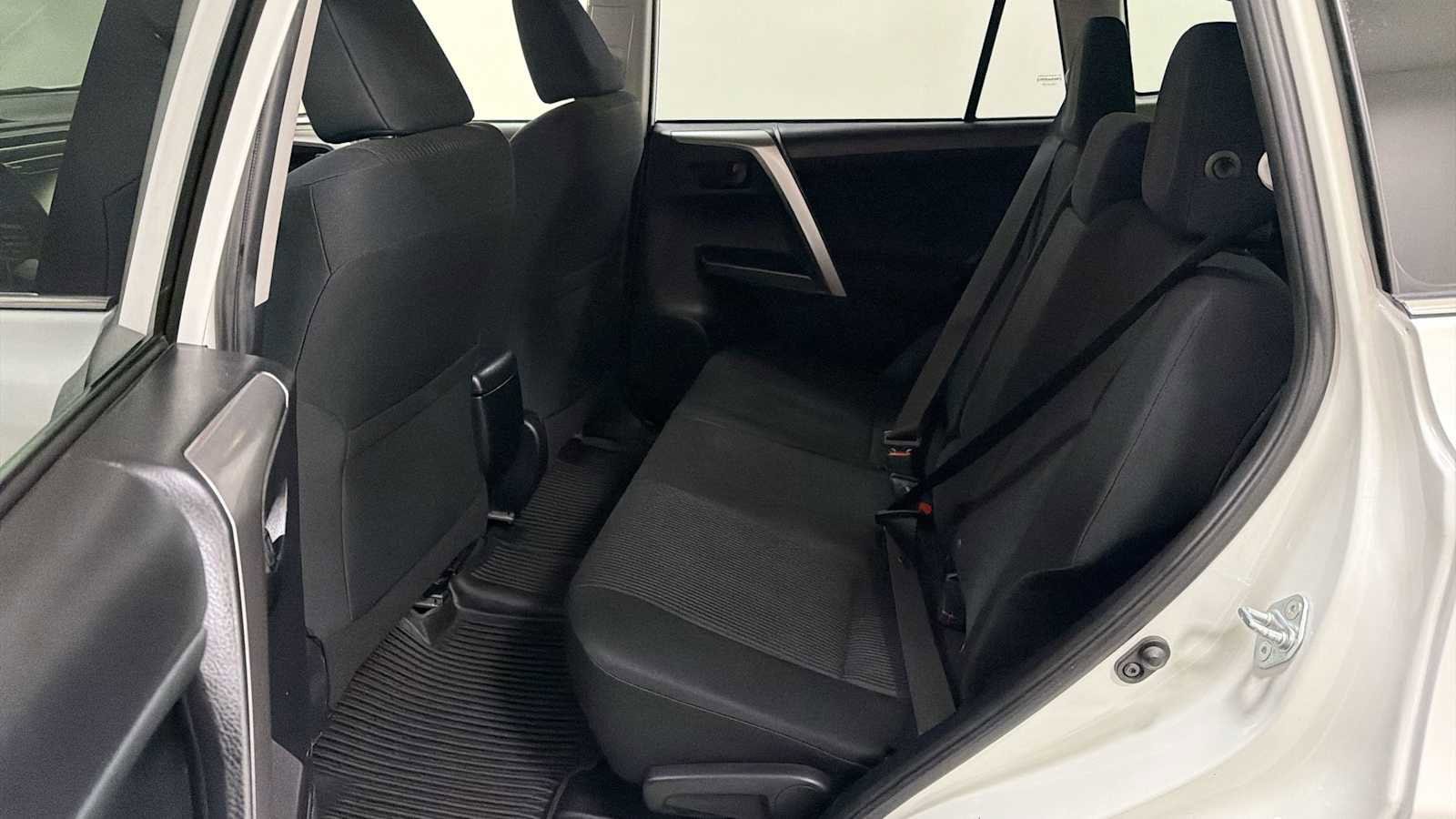 Thumbnail: 2017 Toyota RAV4 - 23