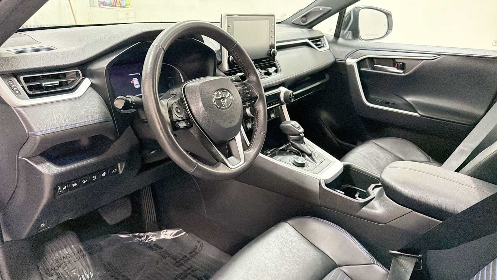 Thumbnail: 2022 Toyota RAV4 - 12