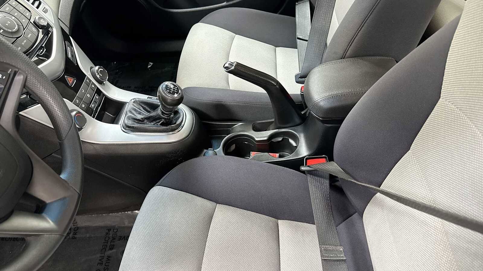 Thumbnail: 2012 Chevrolet Cruze - 21