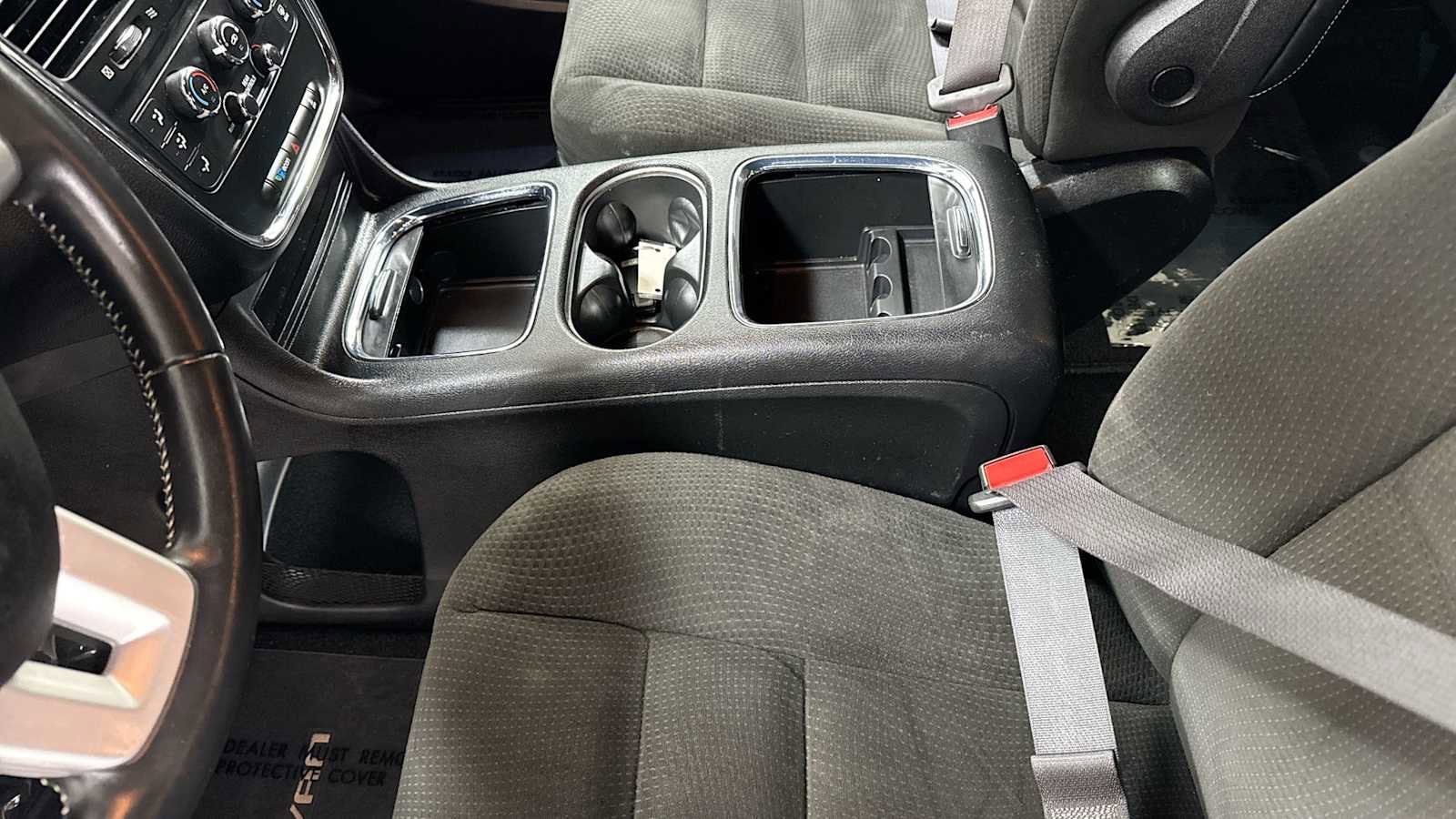 Thumbnail: 2015 Dodge Grand Caravan - 21