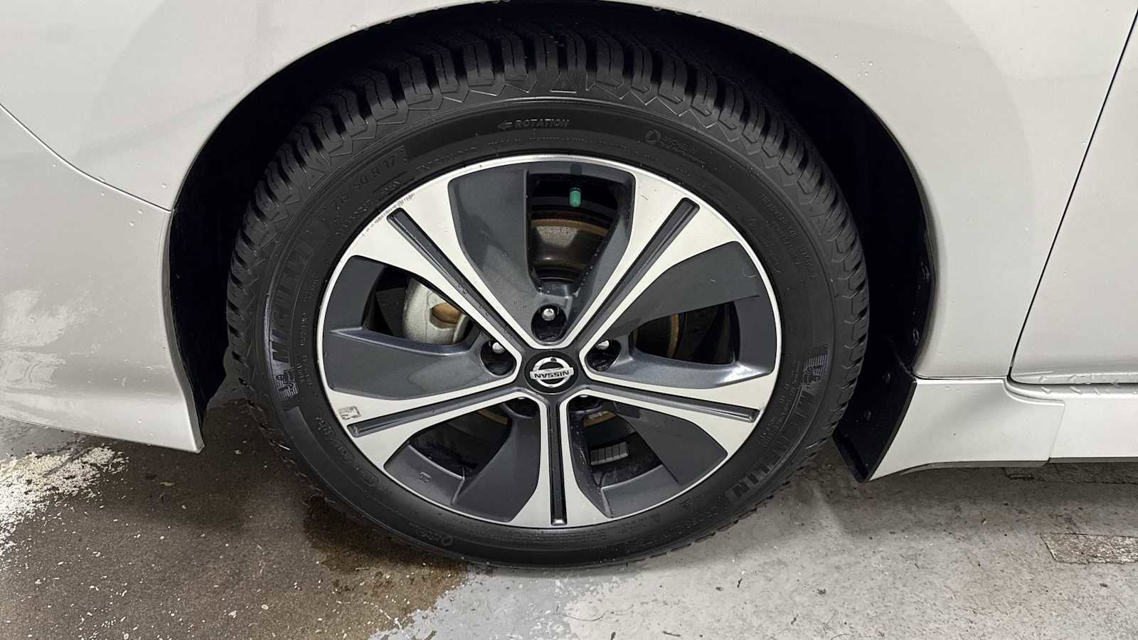 Thumbnail: 2021 Nissan Leaf - 10