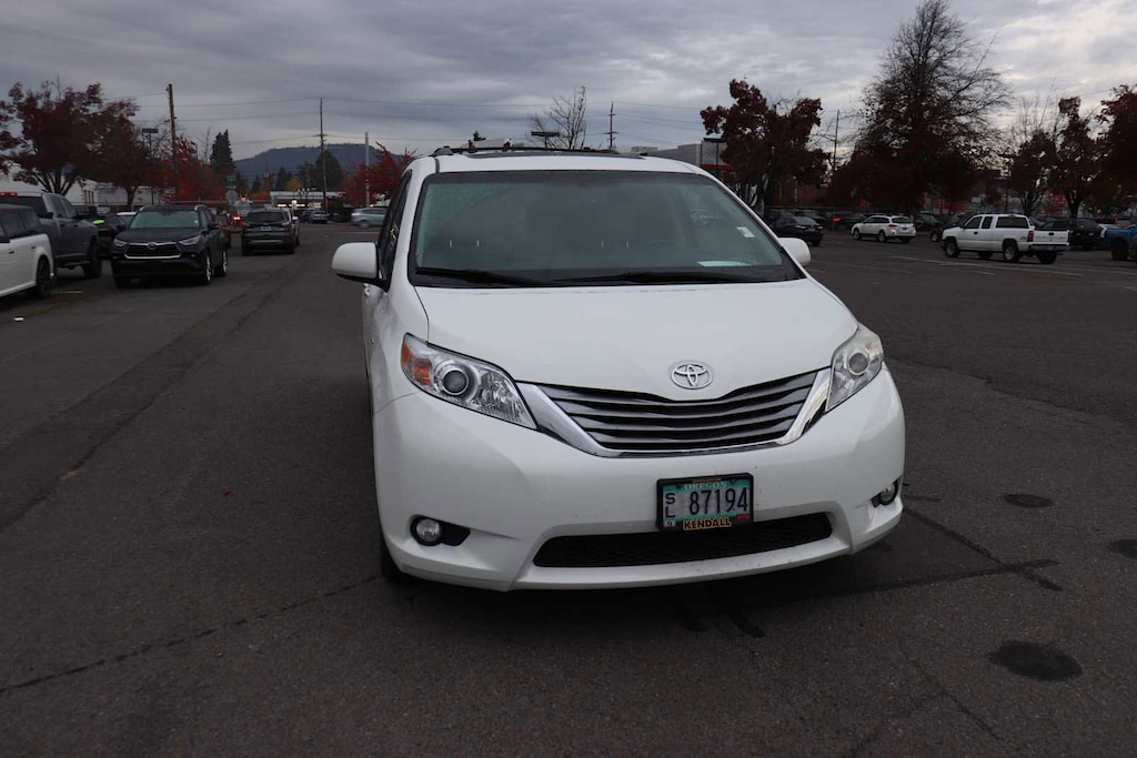 Certified 2017 Toyota Sienna XLE 7 Passenger Van