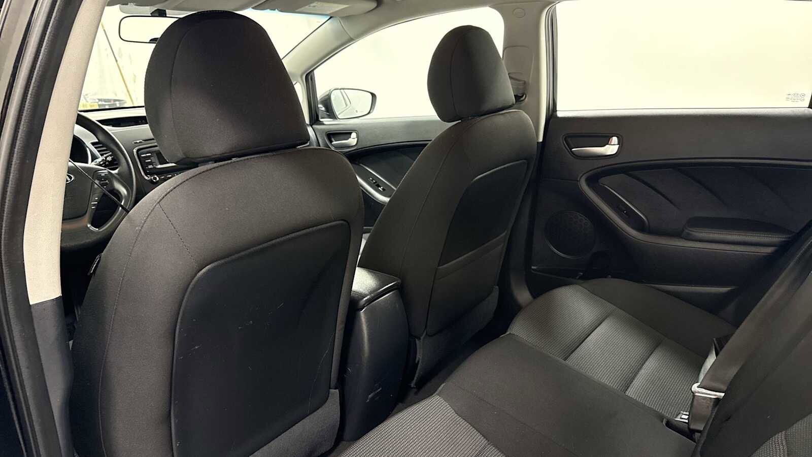 Thumbnail: 2017 Kia Forte - 25