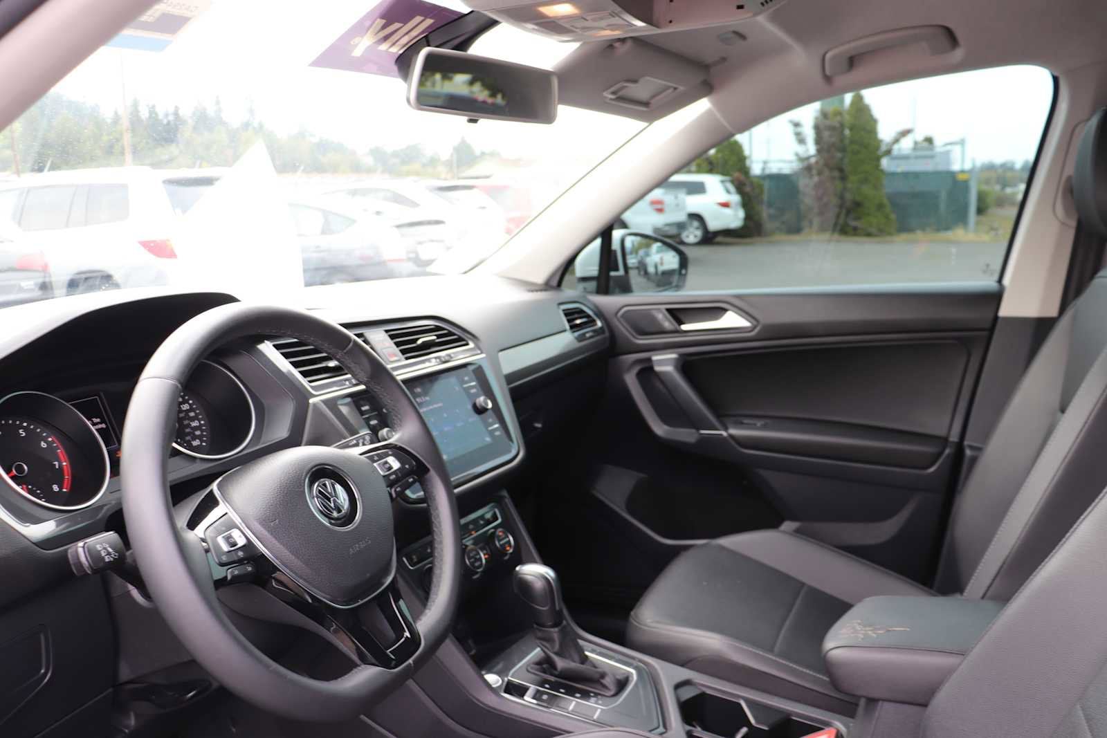 Thumbnail: 2020 Volkswagen Tiguan - 10