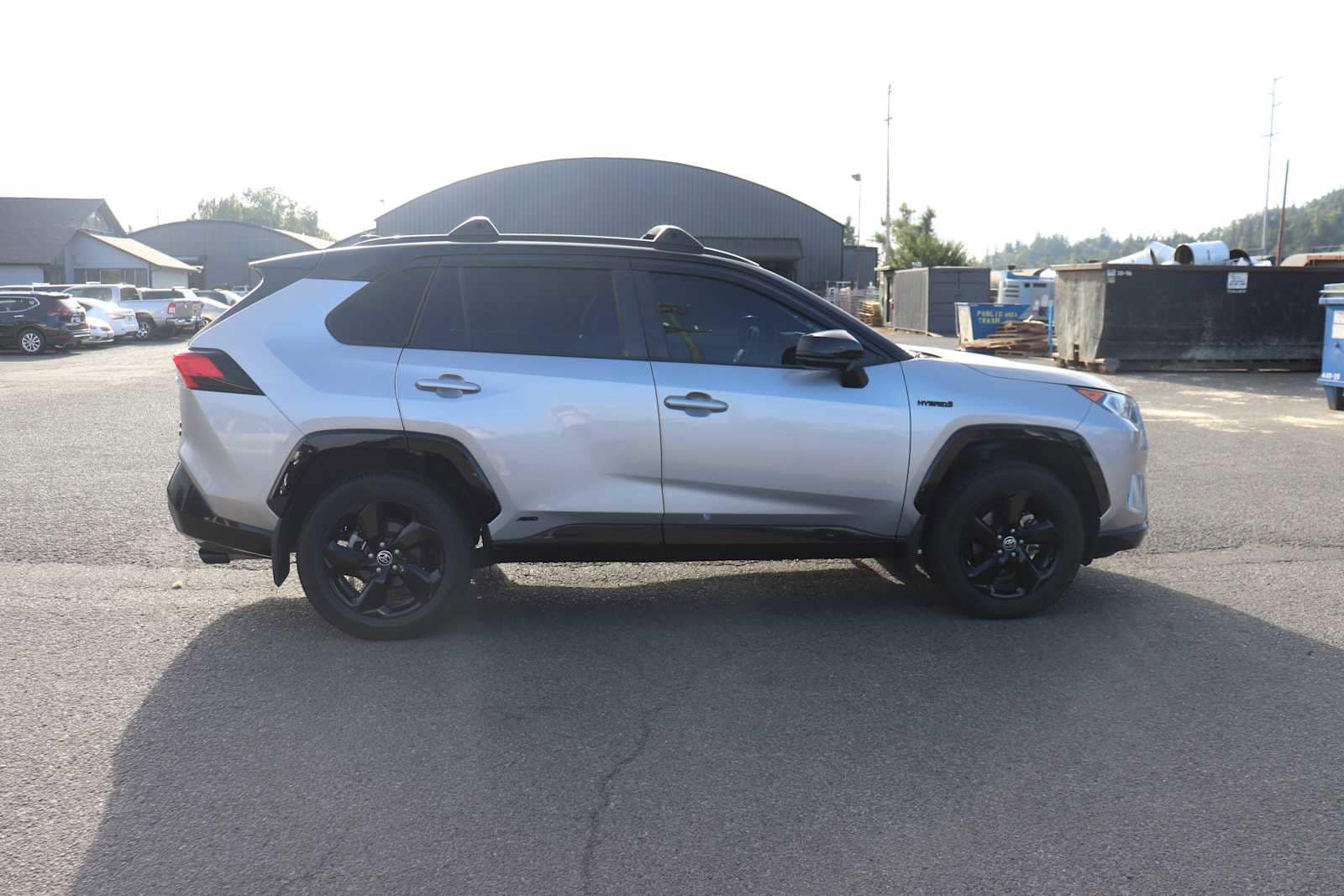 Thumbnail: 2021 Toyota RAV4 - 4