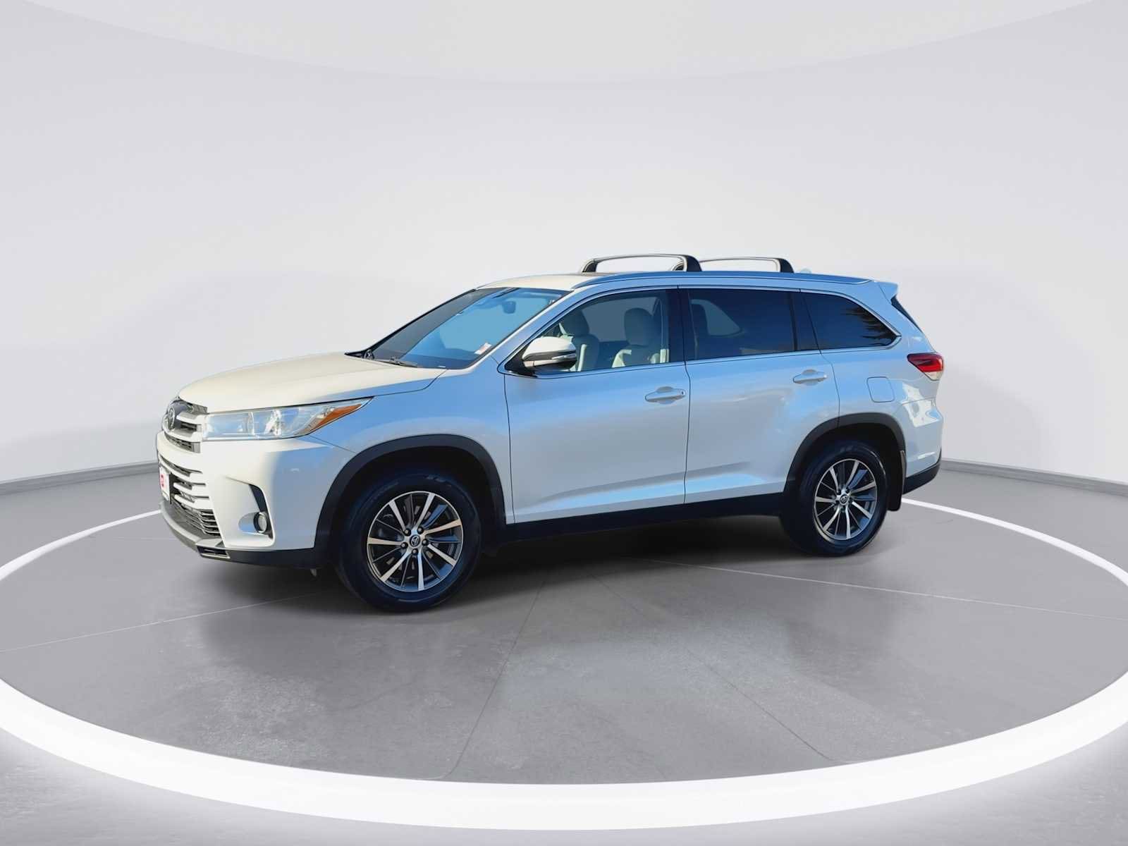 Thumbnail: 2019 Toyota Highlander - 4