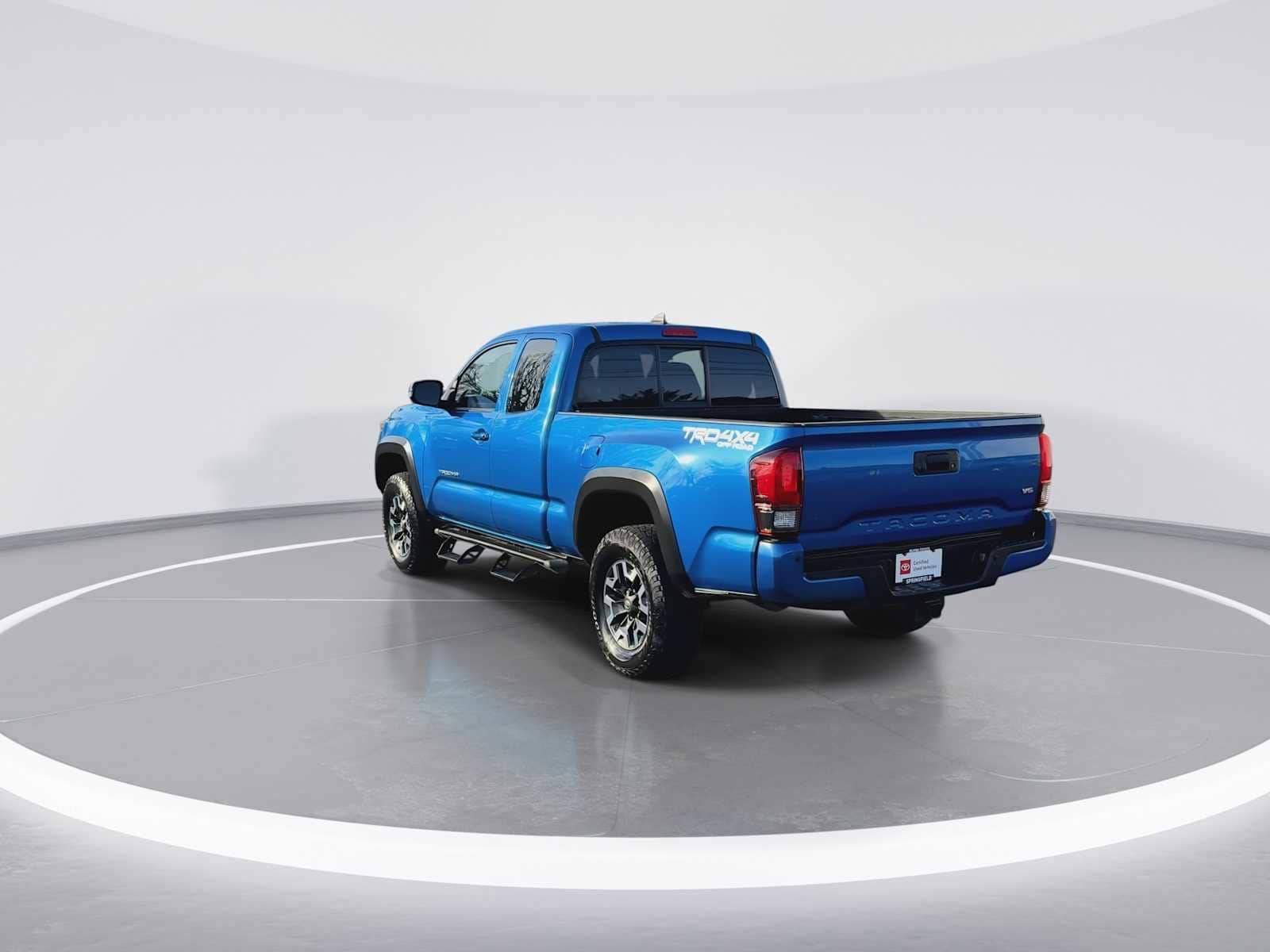 Thumbnail: 2018 Toyota Tacoma - 6