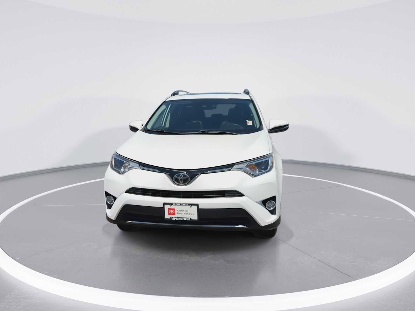 Thumbnail: 2017 Toyota RAV4 - 3