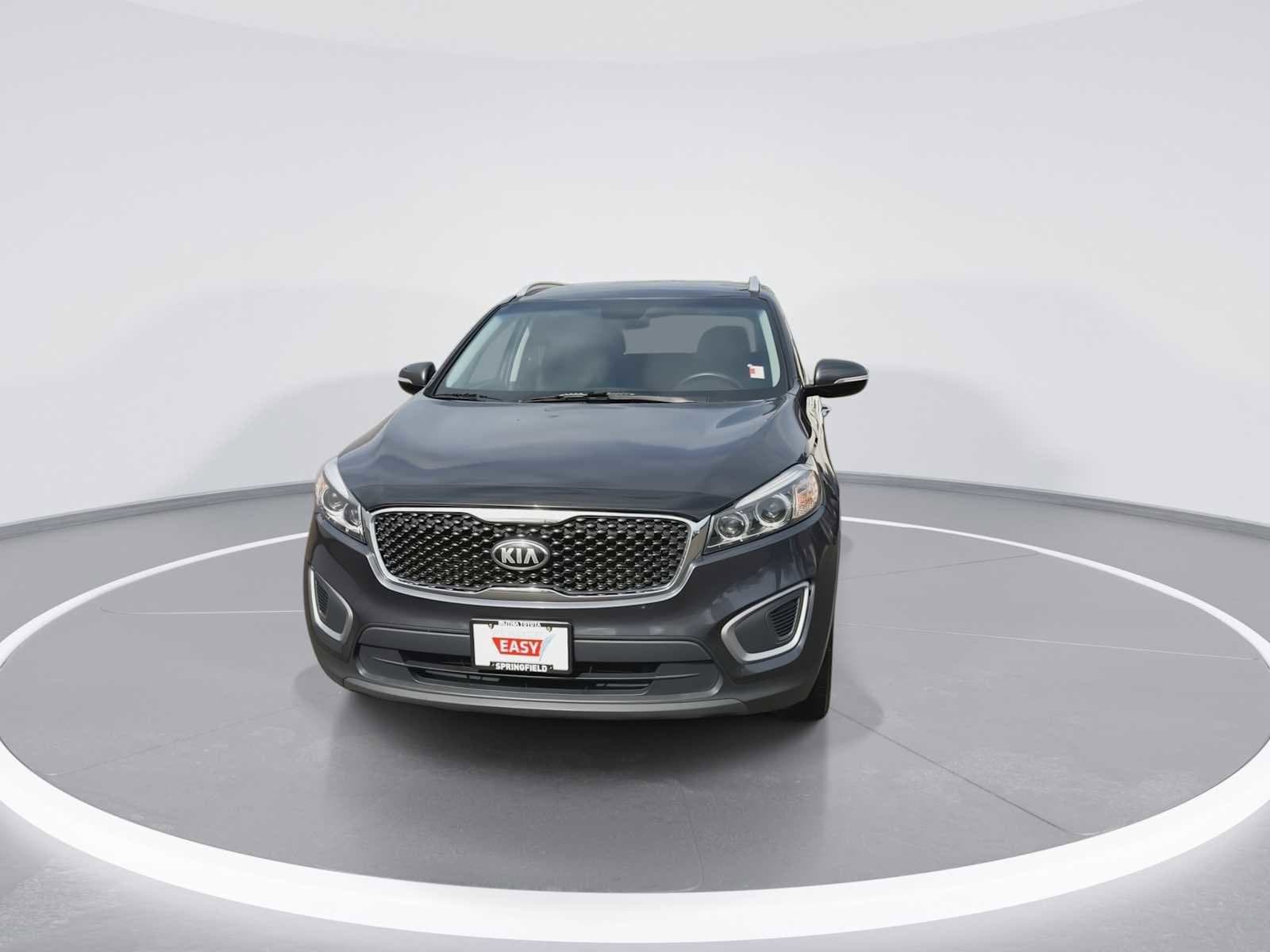 Thumbnail: 2017 Kia Sorento - 3