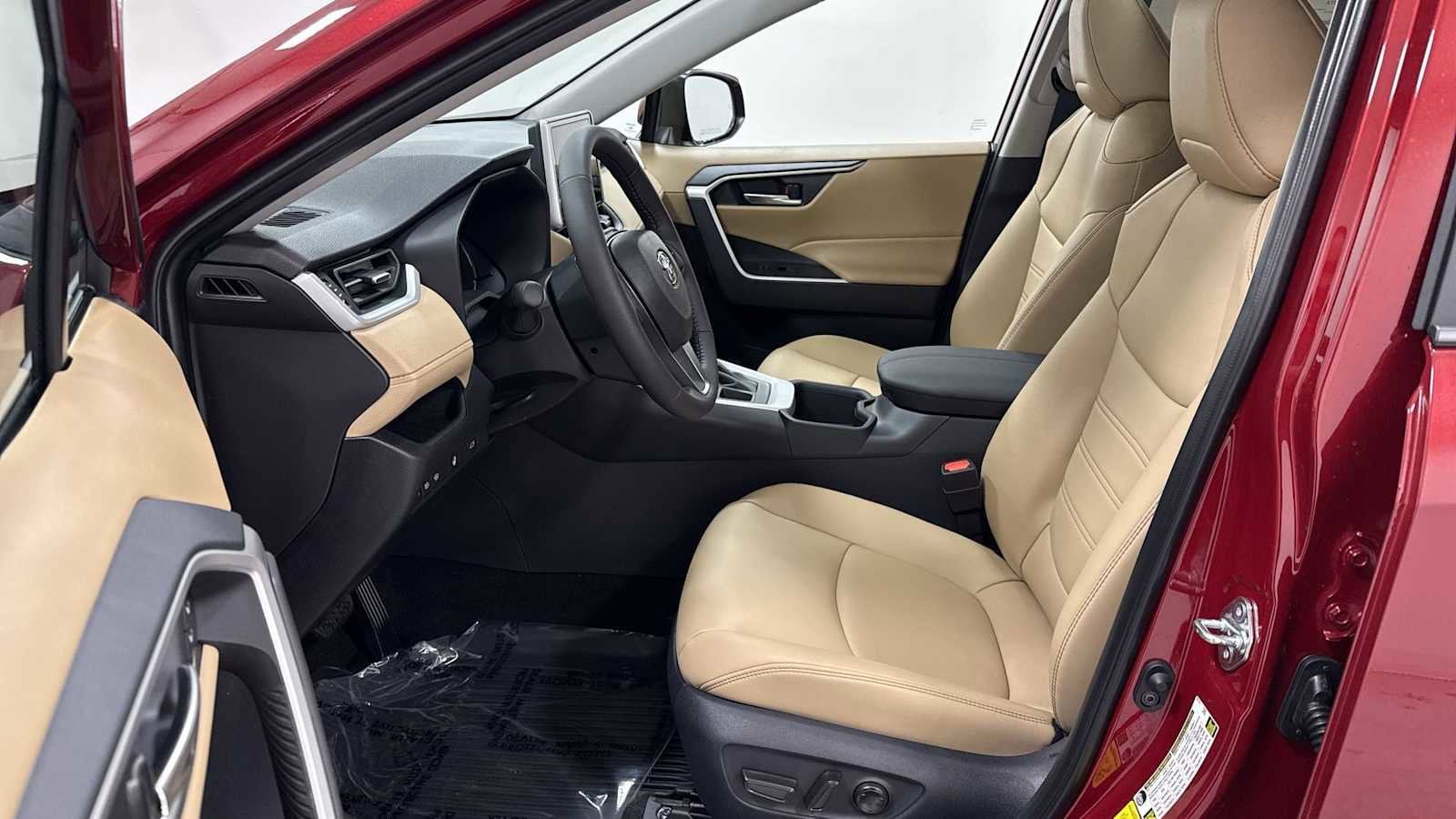 Thumbnail: 2025 Toyota RAV4 - 13