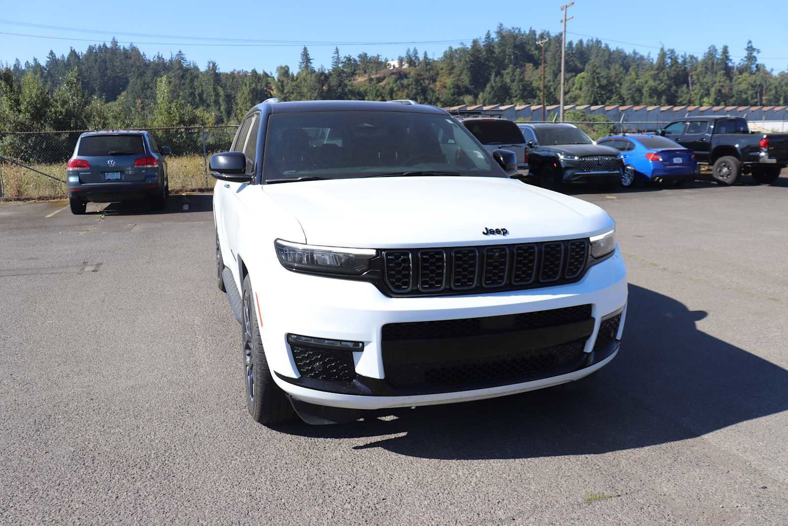 Thumbnail: 2023 Jeep Grand Cherokee - 3