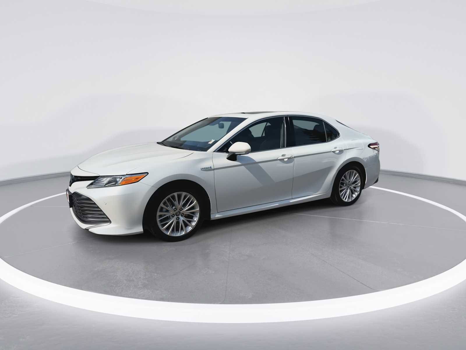 Thumbnail: 2018 Toyota Camry - 4