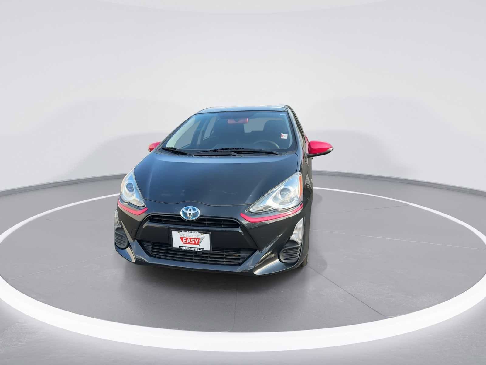 Thumbnail: 2016 Toyota Prius c - 3