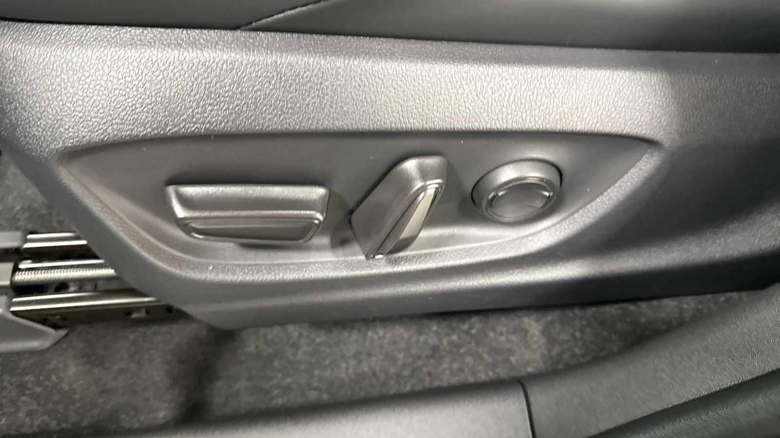 Thumbnail: 2026 Toyota bZ - 14