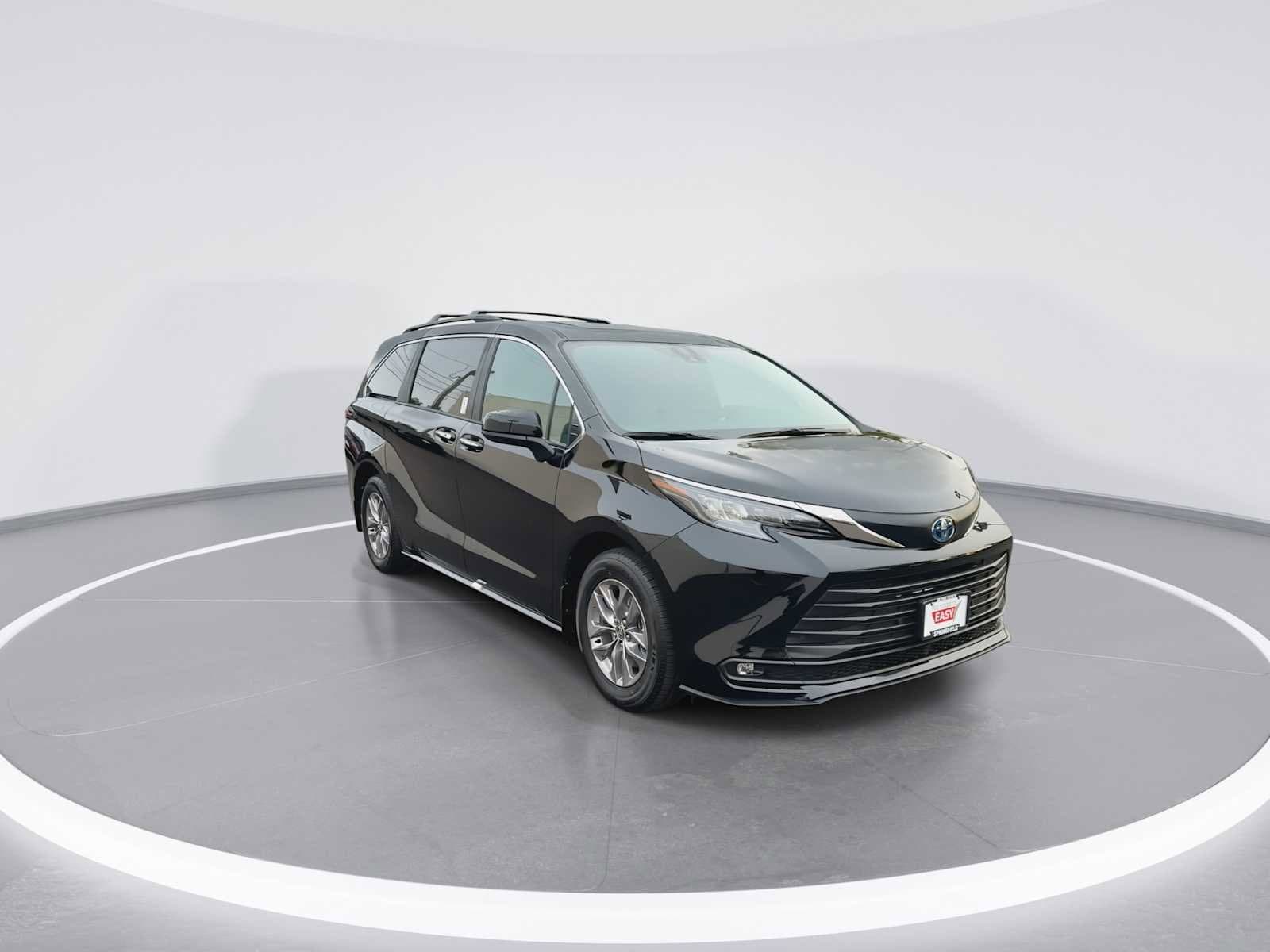 Thumbnail: 2025 Toyota Sienna - 2