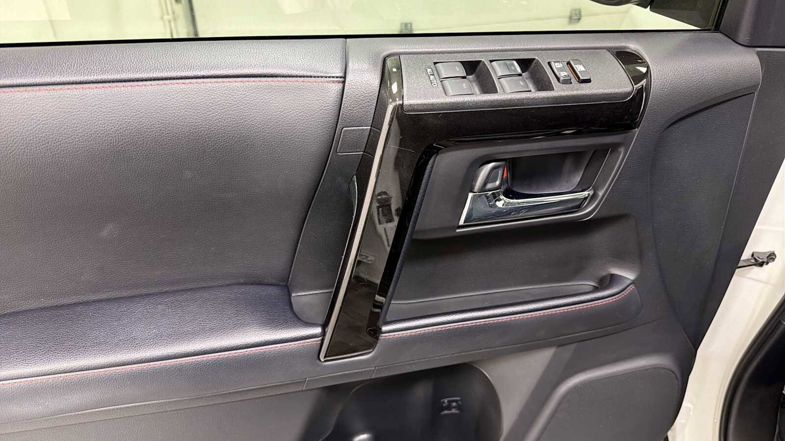 Thumbnail: 2023 Toyota 4Runner - 15