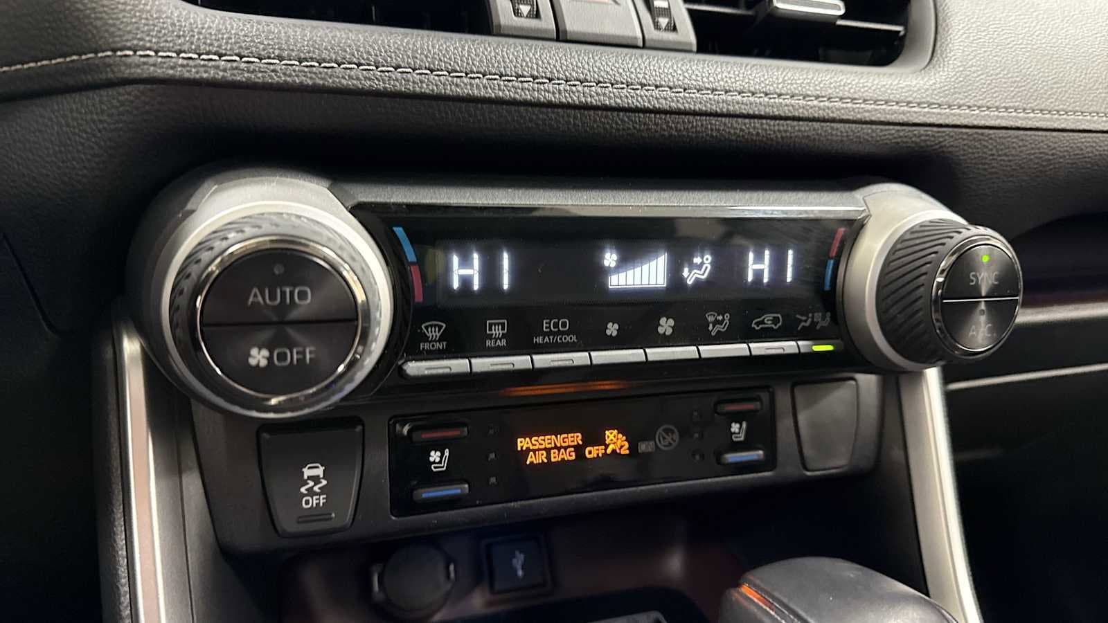 Thumbnail: 2020 Toyota RAV4 - 20