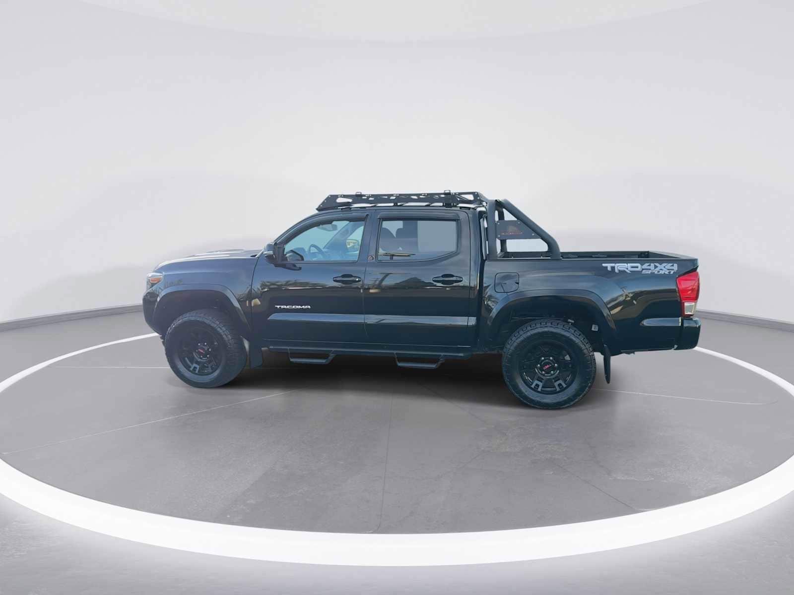 Thumbnail: 2018 Toyota Tacoma - 5