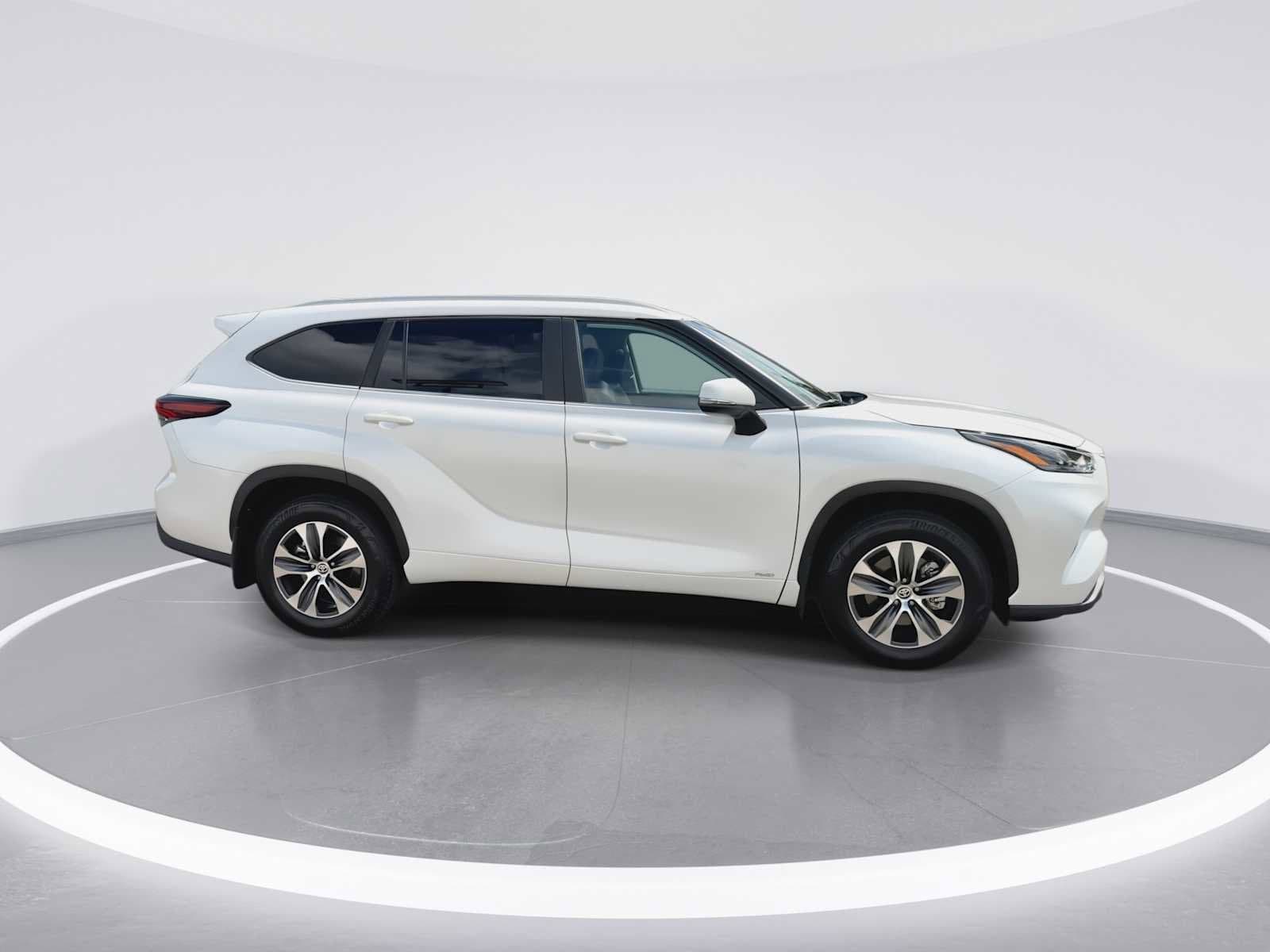 Thumbnail: 2026 Toyota Highlander - 9