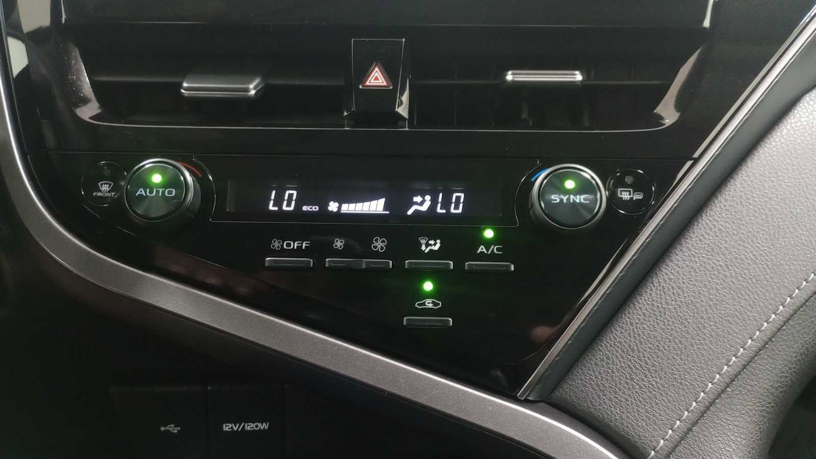 Thumbnail: 2022 Toyota Camry - 21