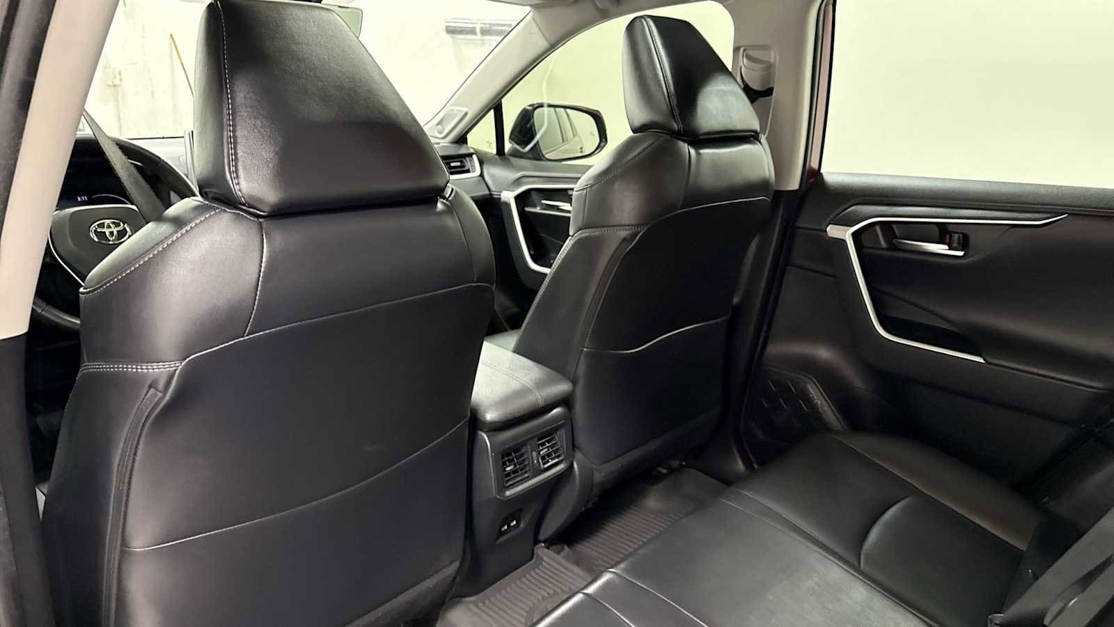 Thumbnail: 2021 Toyota RAV4 - 26