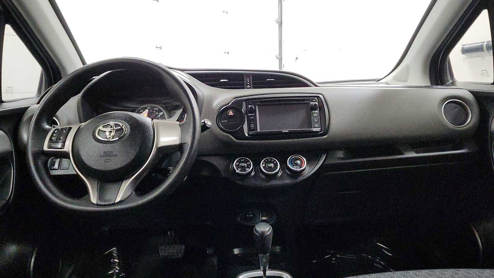 2016 Toyota Yaris LE 24