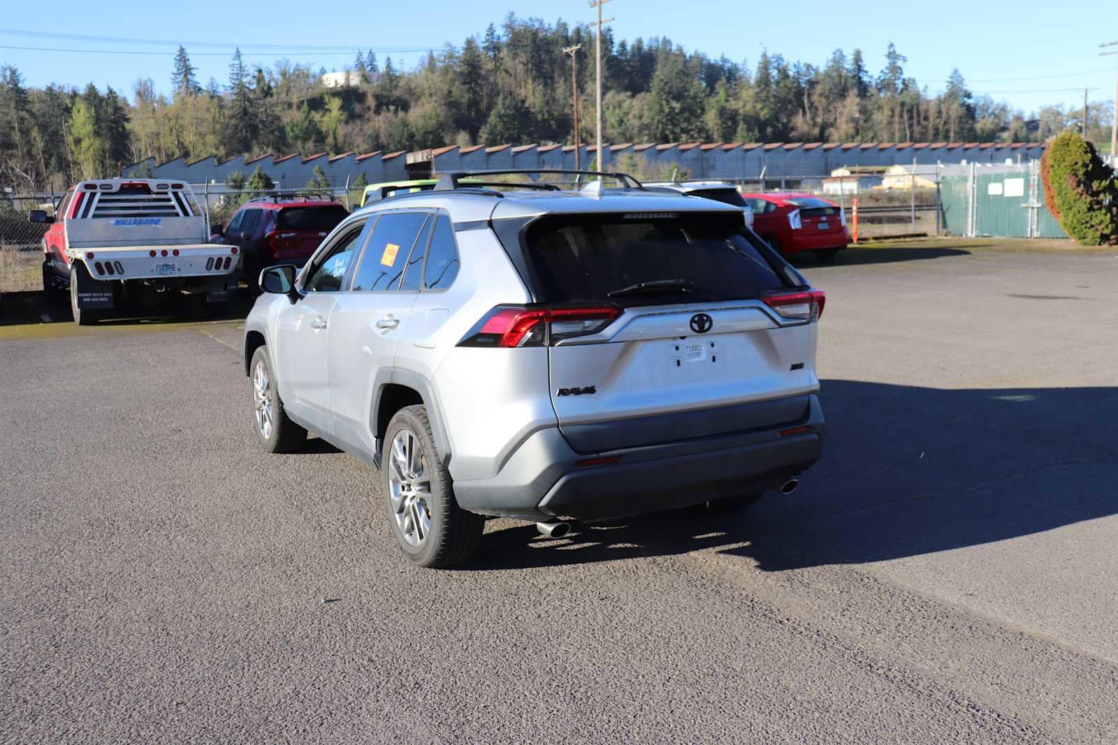 Thumbnail: 2019 Toyota RAV4 - 7