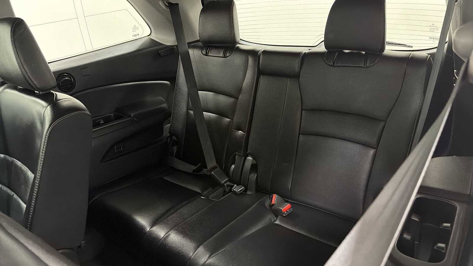 Thumbnail: 2017 Honda Pilot - 25