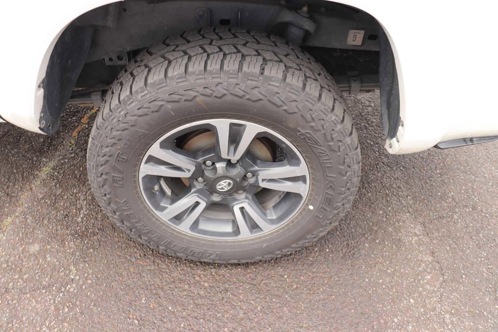 Thumbnail: 2019 Toyota Tacoma - 9
