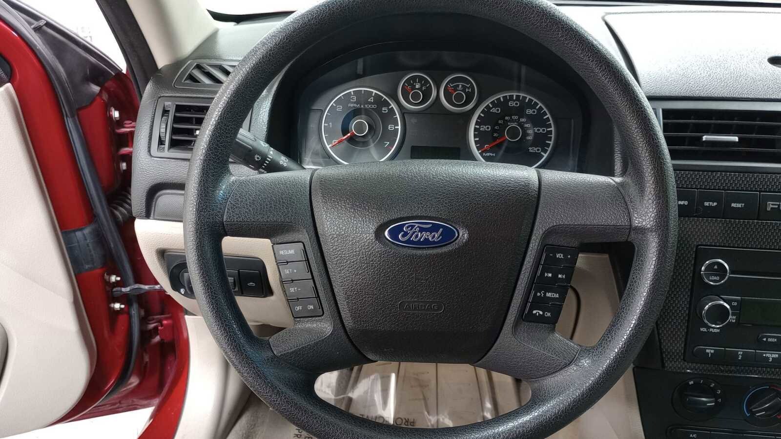 2009 Ford Fusion SE 16