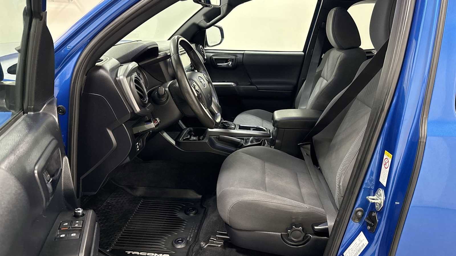 Thumbnail: 2018 Toyota Tacoma - 13