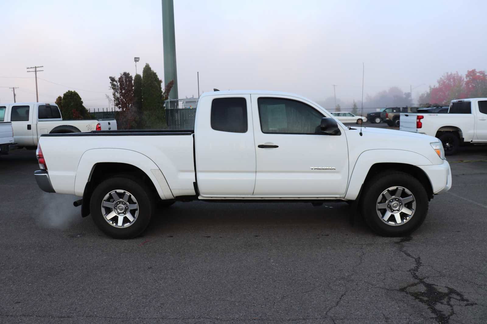 Thumbnail: 2014 Toyota Tacoma - 4