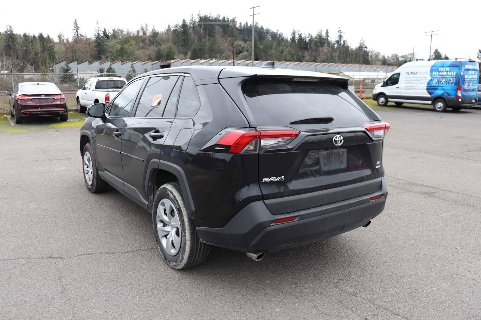 Thumbnail: 2022 Toyota RAV4 - 7