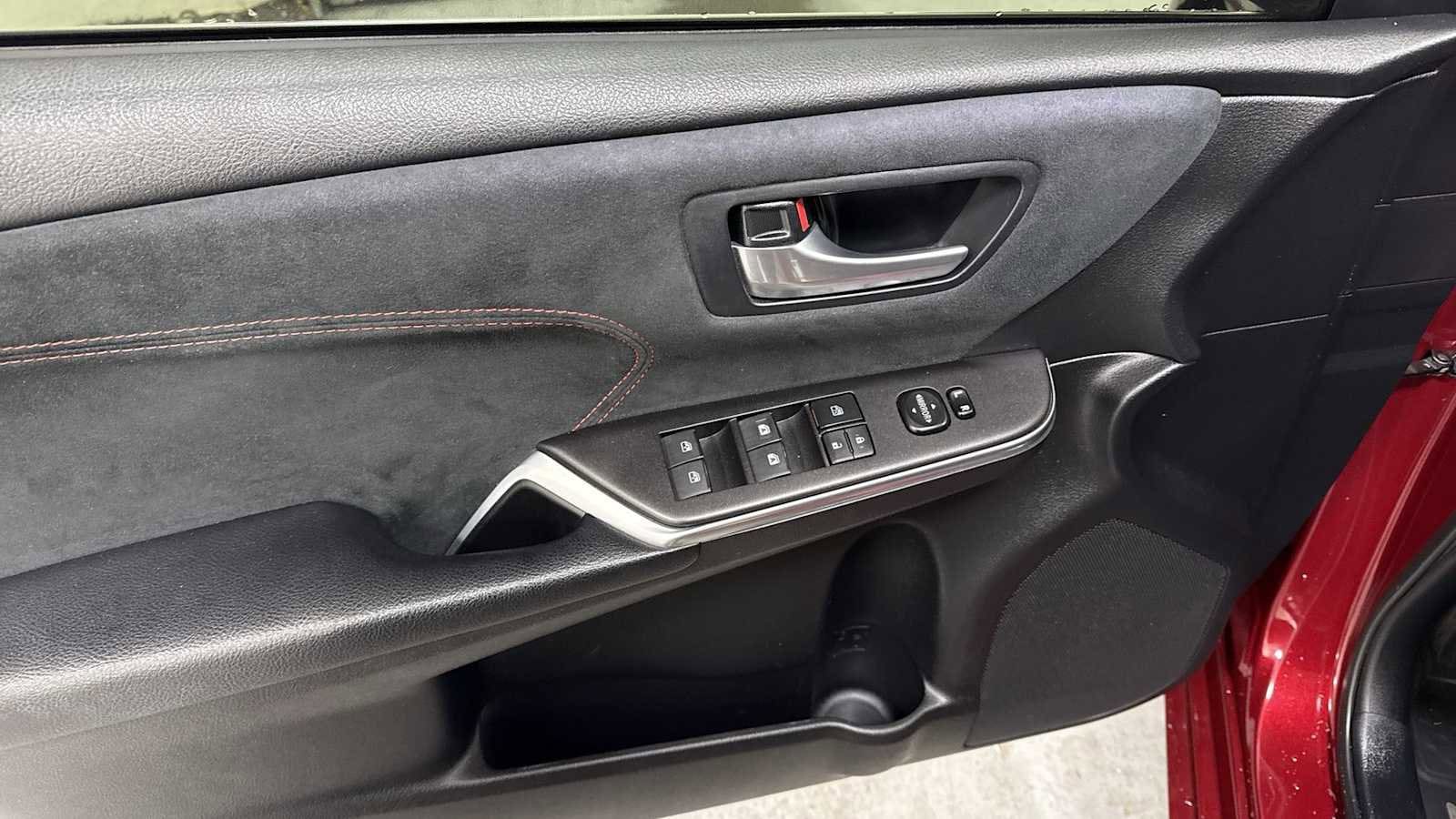 Thumbnail: 2017 Toyota Camry - 15