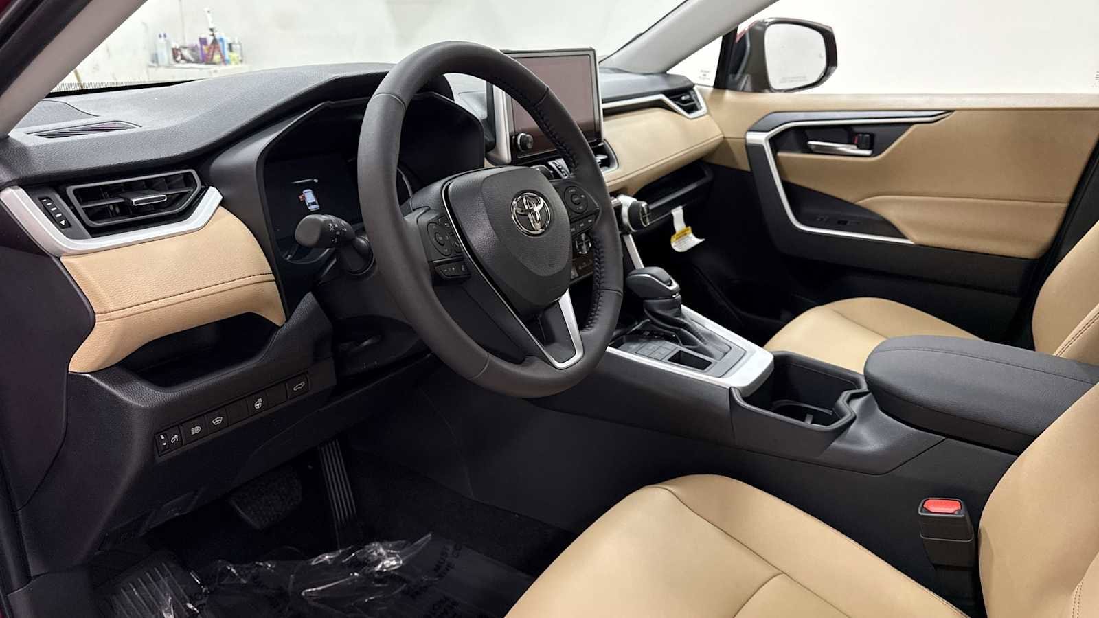 Thumbnail: 2025 Toyota RAV4 - 12